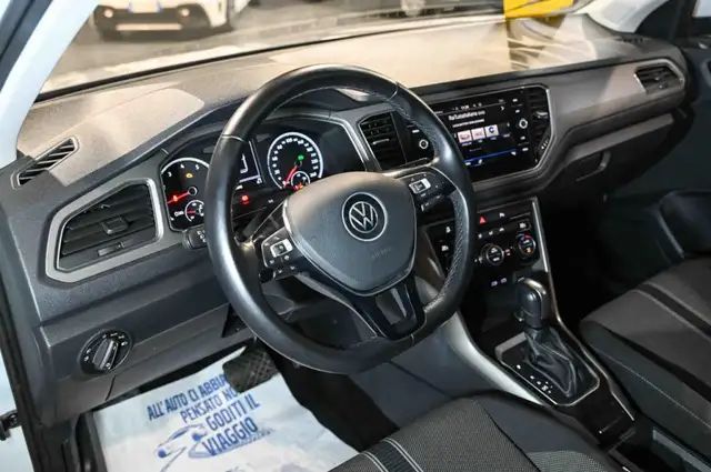 Volkswagen T-Roc view 8