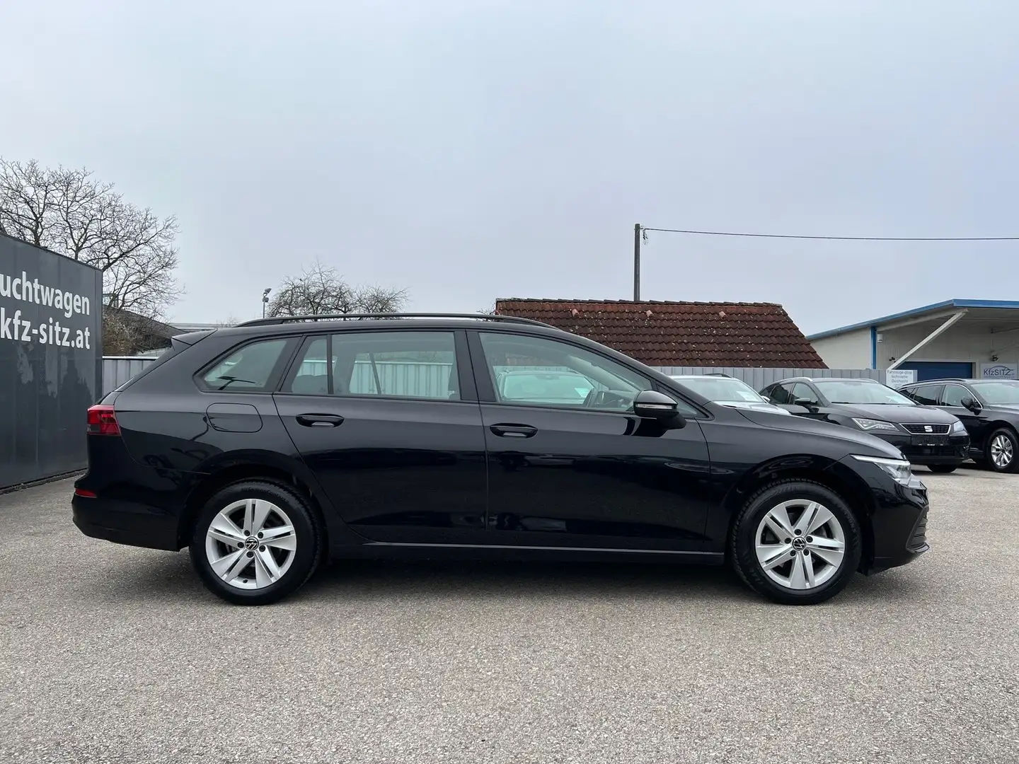 Volkswagen Golf Variant 1,0 TSI Life Schwarz - 2