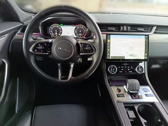 Jaguar F-Pace R-DYNM SE 2.0 204HP A8 MHEV Ansicht 17