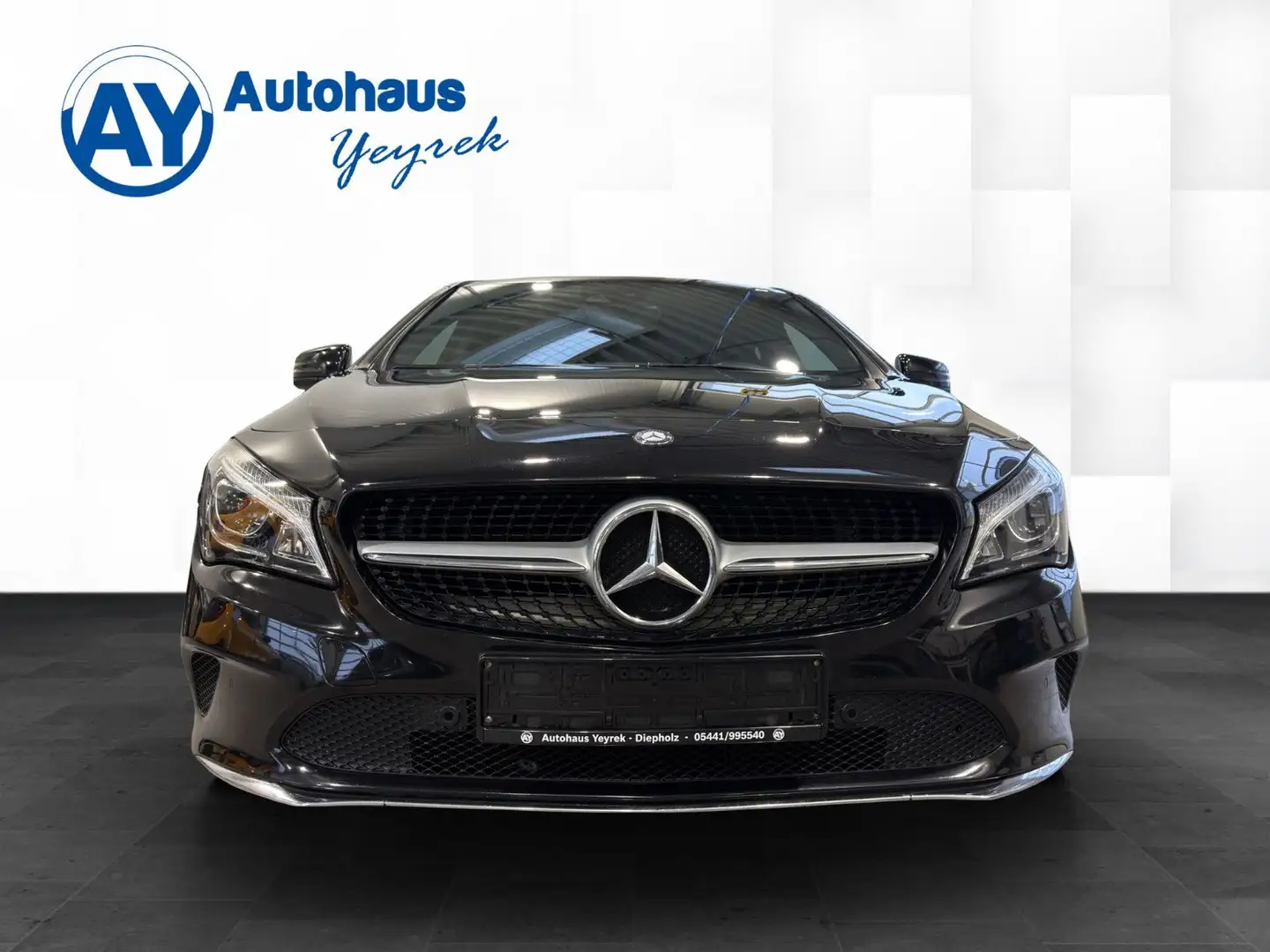 Mercedes-Benz CLA 180d SB Automatik*NAV*SHZ*LED*Sport* Noir - 2