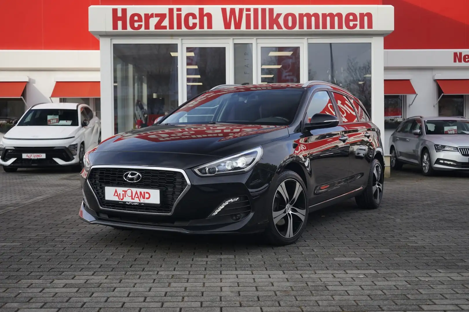 Hyundai i30 1.4 T-GDI Premium DCT LED Navi Kamera PDC Zwart - 2
