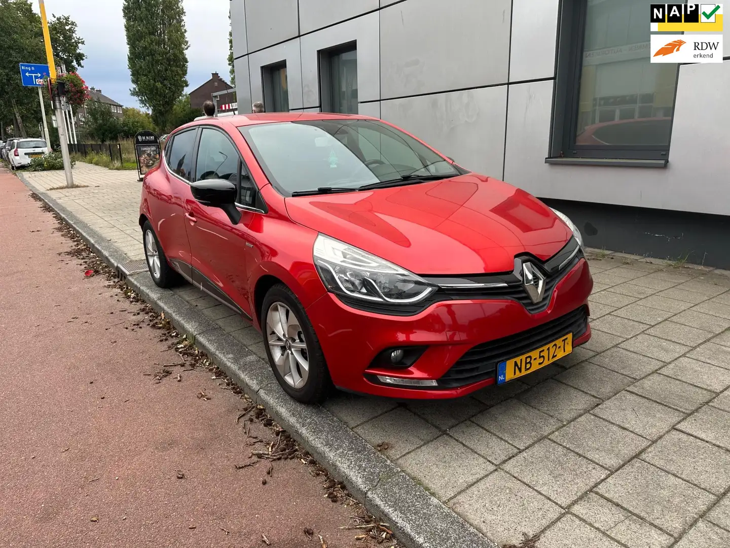 Renault Clio 0.9 TCe Limited Navi PDC NAP Rood - 1