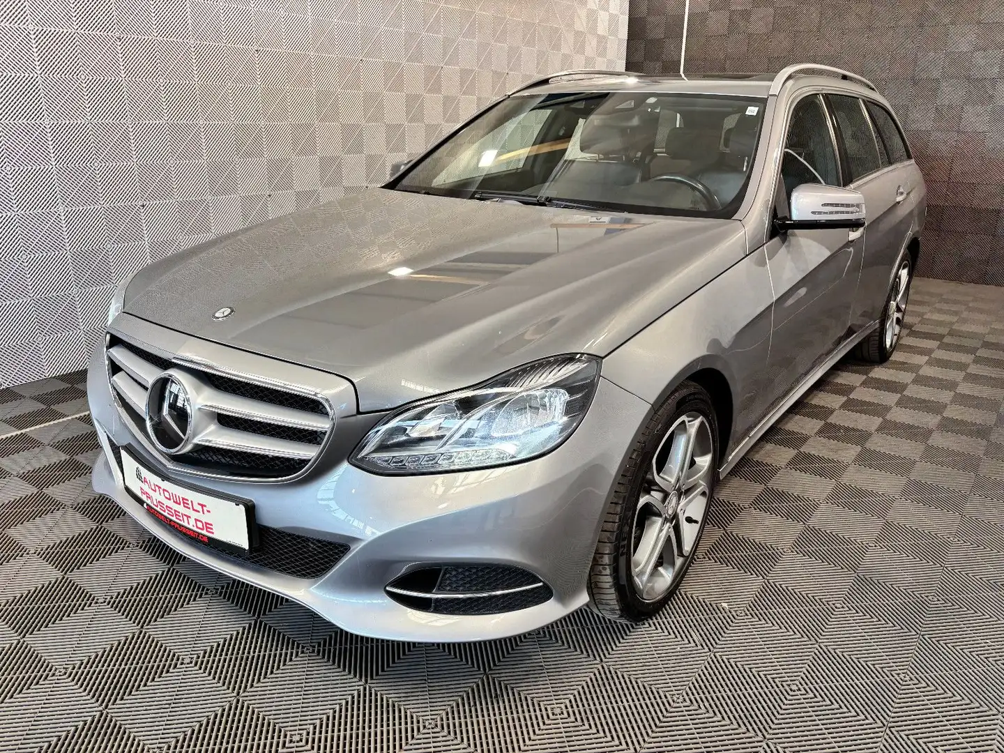Mercedes-Benz E 250 d T*ACC*TOTW-AHK-AMBIENTE-SCHIEBE.D-NAVI Argent - 2