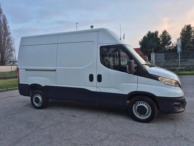 Iveco Daily view 4