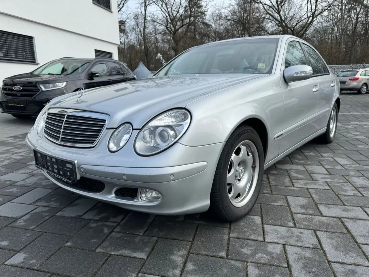 Mercedes-Benz E 320