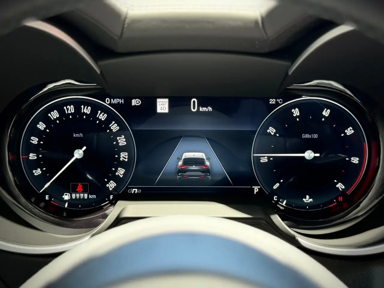 Alfa Romeo Stelvio снимка Alfa Romeo Stelvio