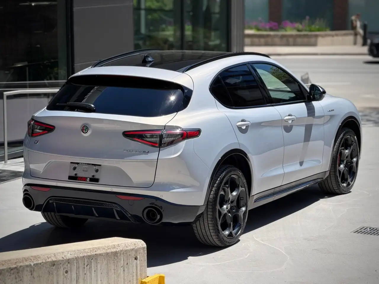 Alfa Romeo Stelvio снимка Alfa Romeo Stelvio