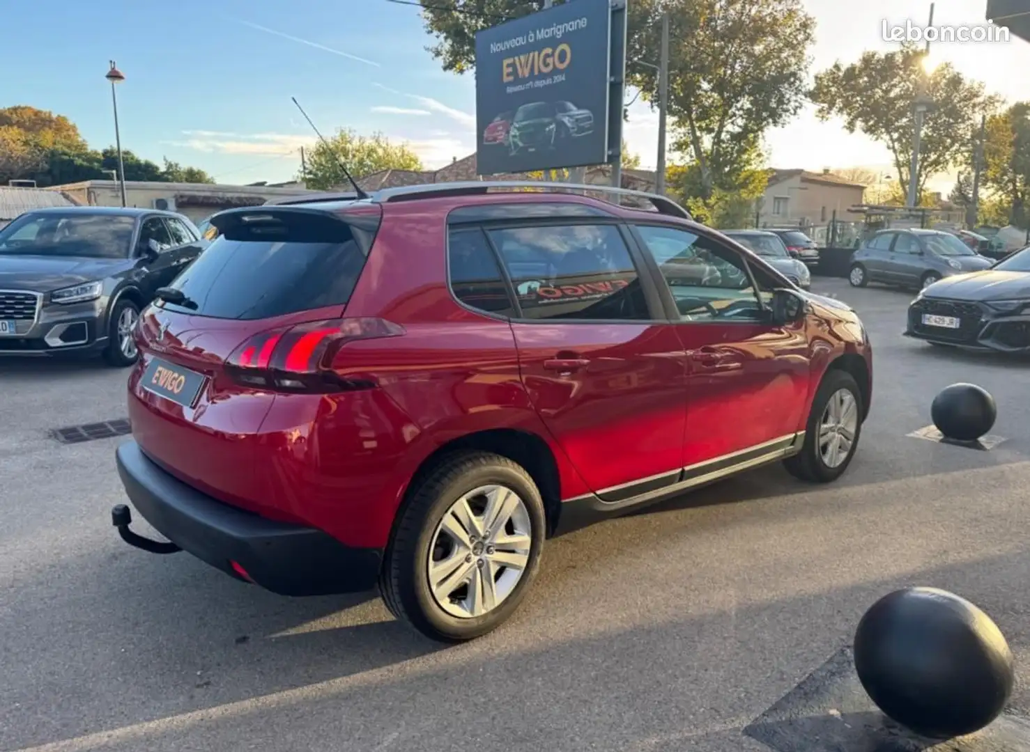 Peugeot 2008 GENERATION-I 1.2 PURETECH 82CH STYLE Rouge - 2