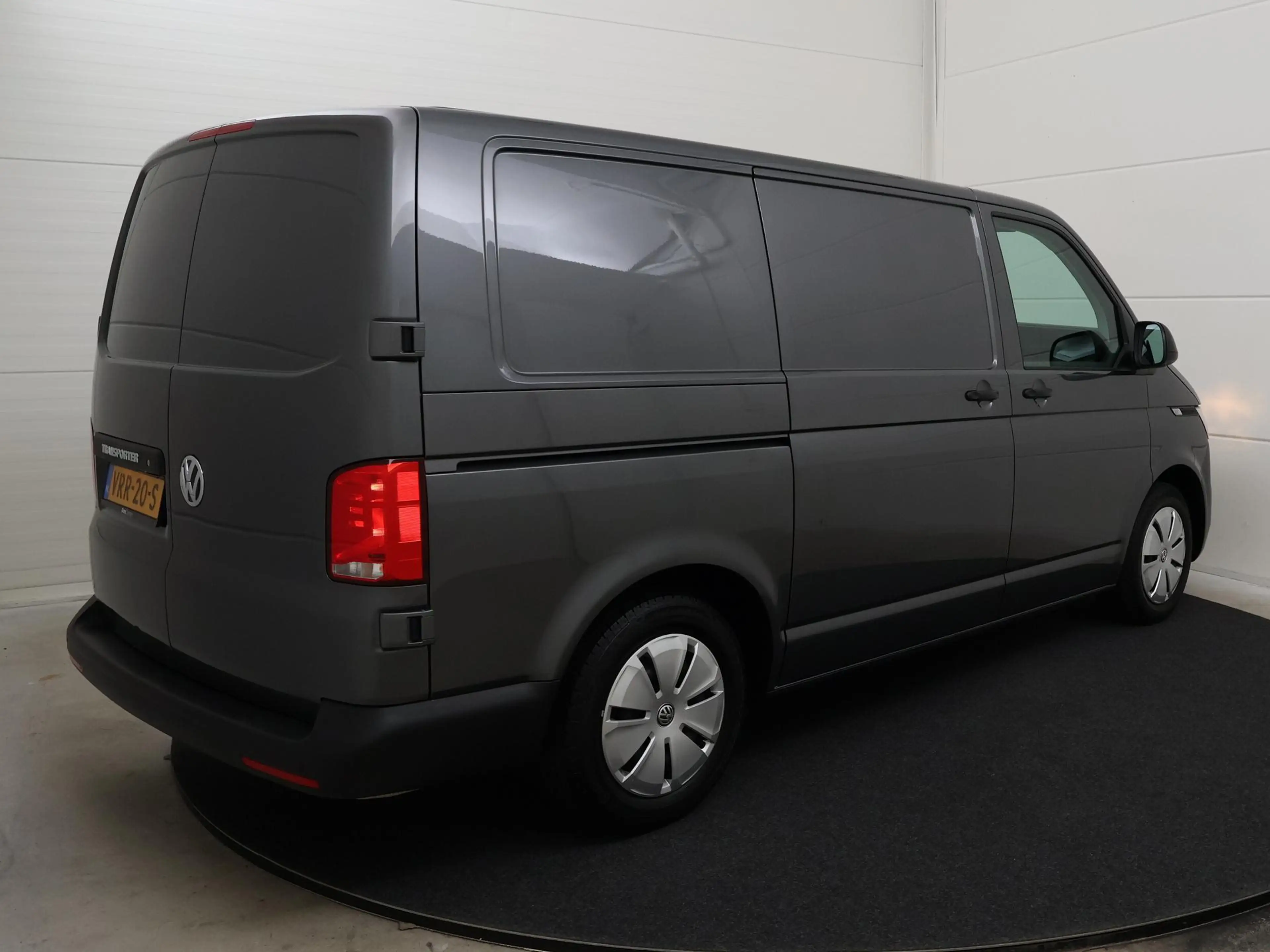 Volkswagen T6.1 Transporter Bedrijfswagens 2.0 TDI L1H1 26 | Schade!! | Parkee — photo 5