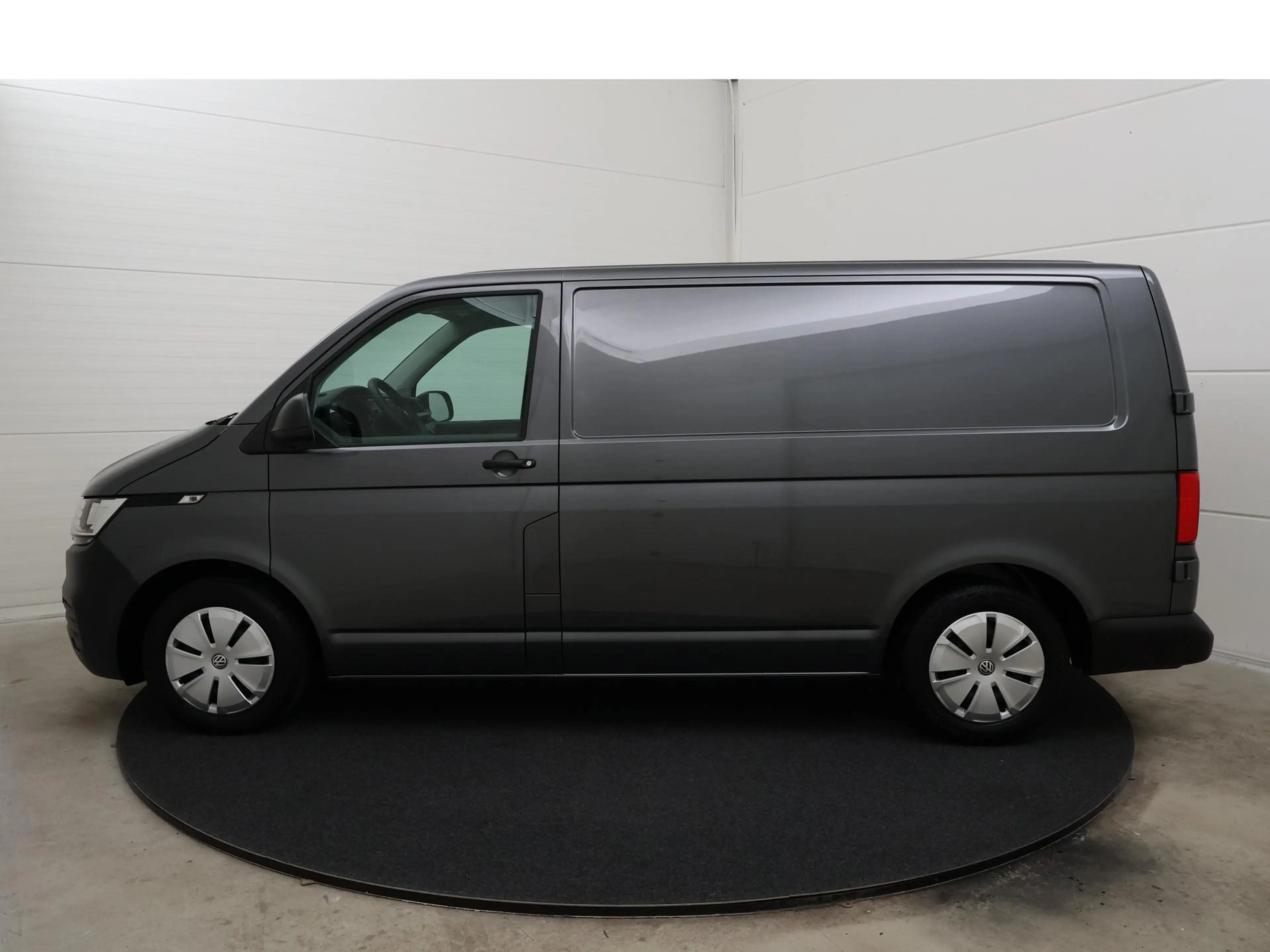 Volkswagen T6.1 Transporter Bedrijfswagens 2.0 TDI L1H1 26 | Schade!! | Parkee — photo 6