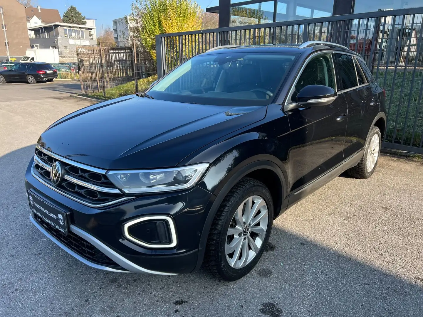 Volkswagen T-Roc Style AUTOMATIK/LED/KAMERA/NAVI/DIG TACHO! Schwarz - 1