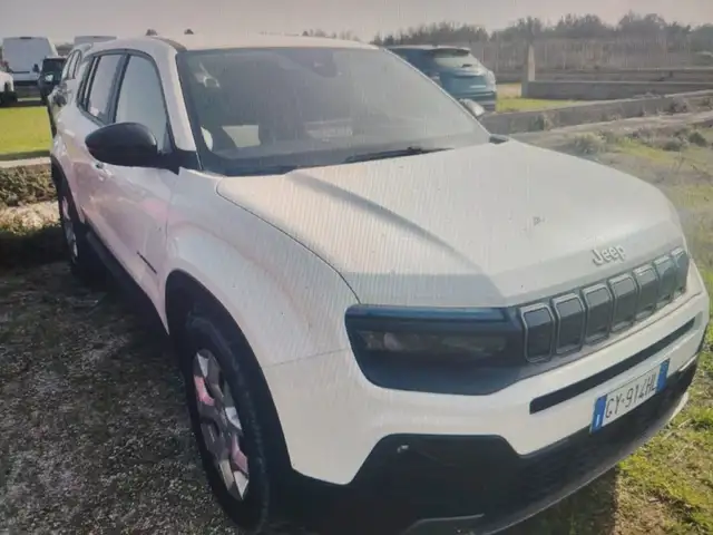 2025 Jeep Avenger in White for sale