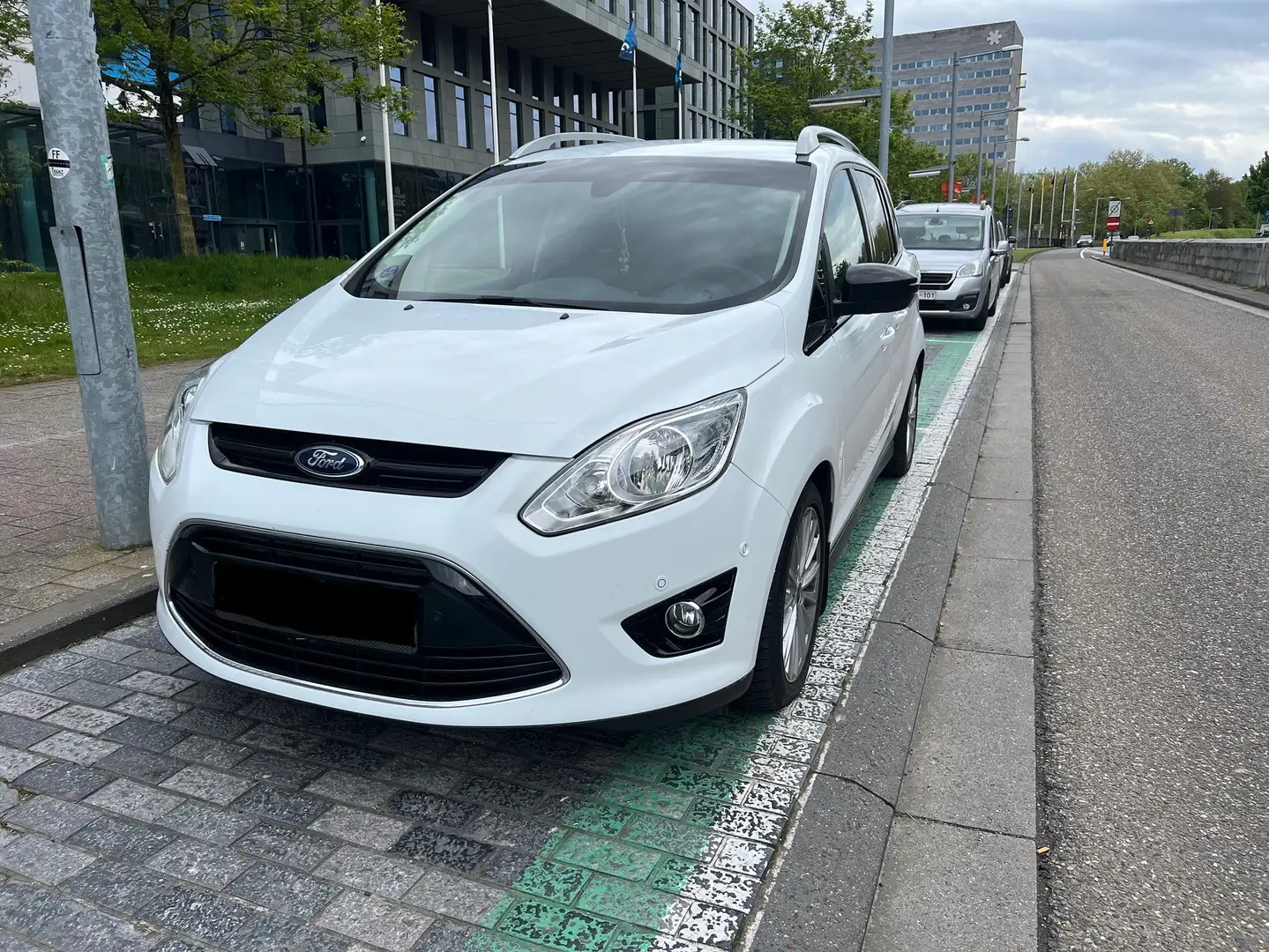 Ford Grand C-Max 1.0 EcoBoost Start-Stopp-System Ambiente - 1