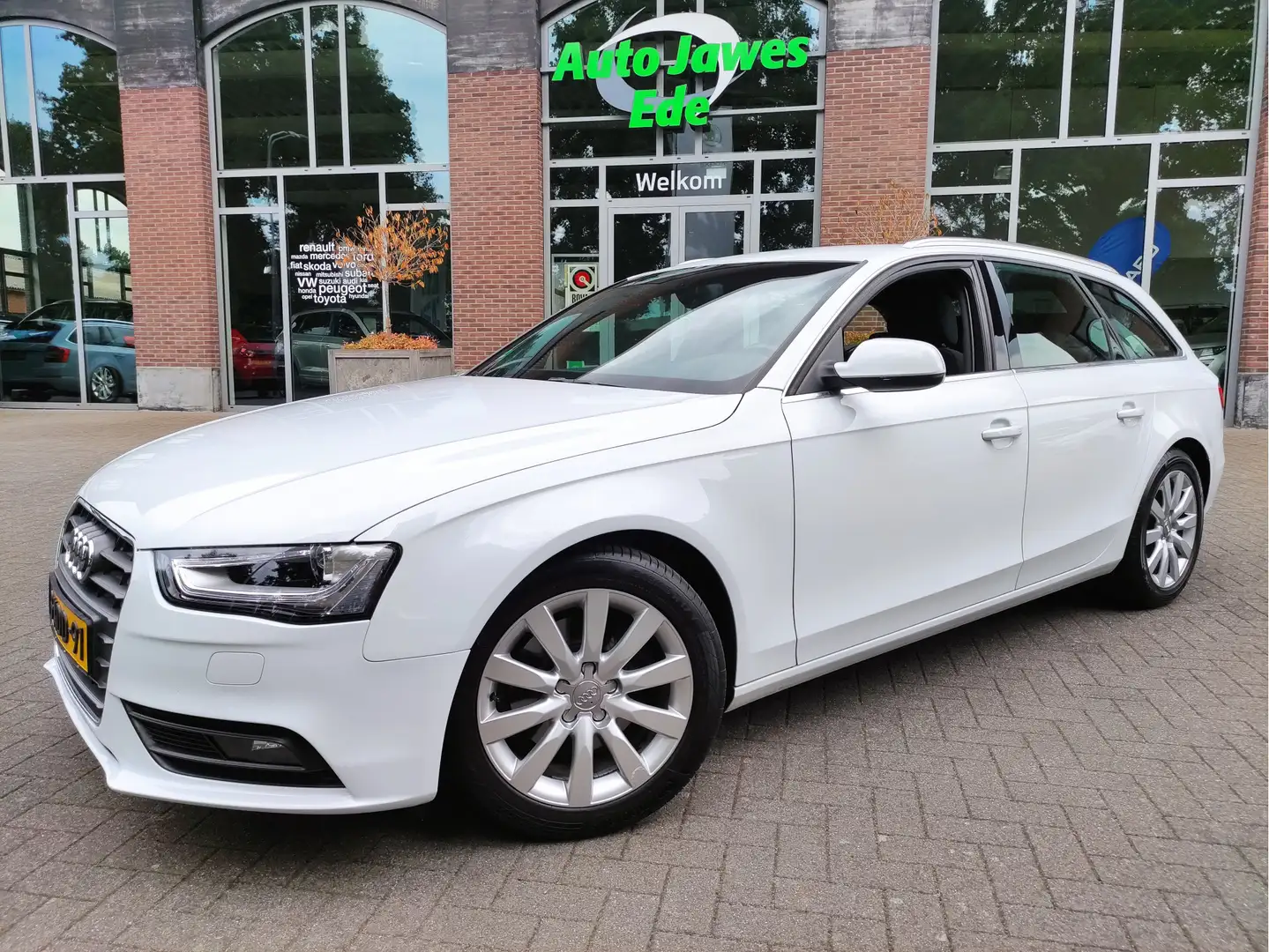 Audi A4 Avant 1.8 TFSI Business Edition Afn.trekhaak - Spo Wit - 2