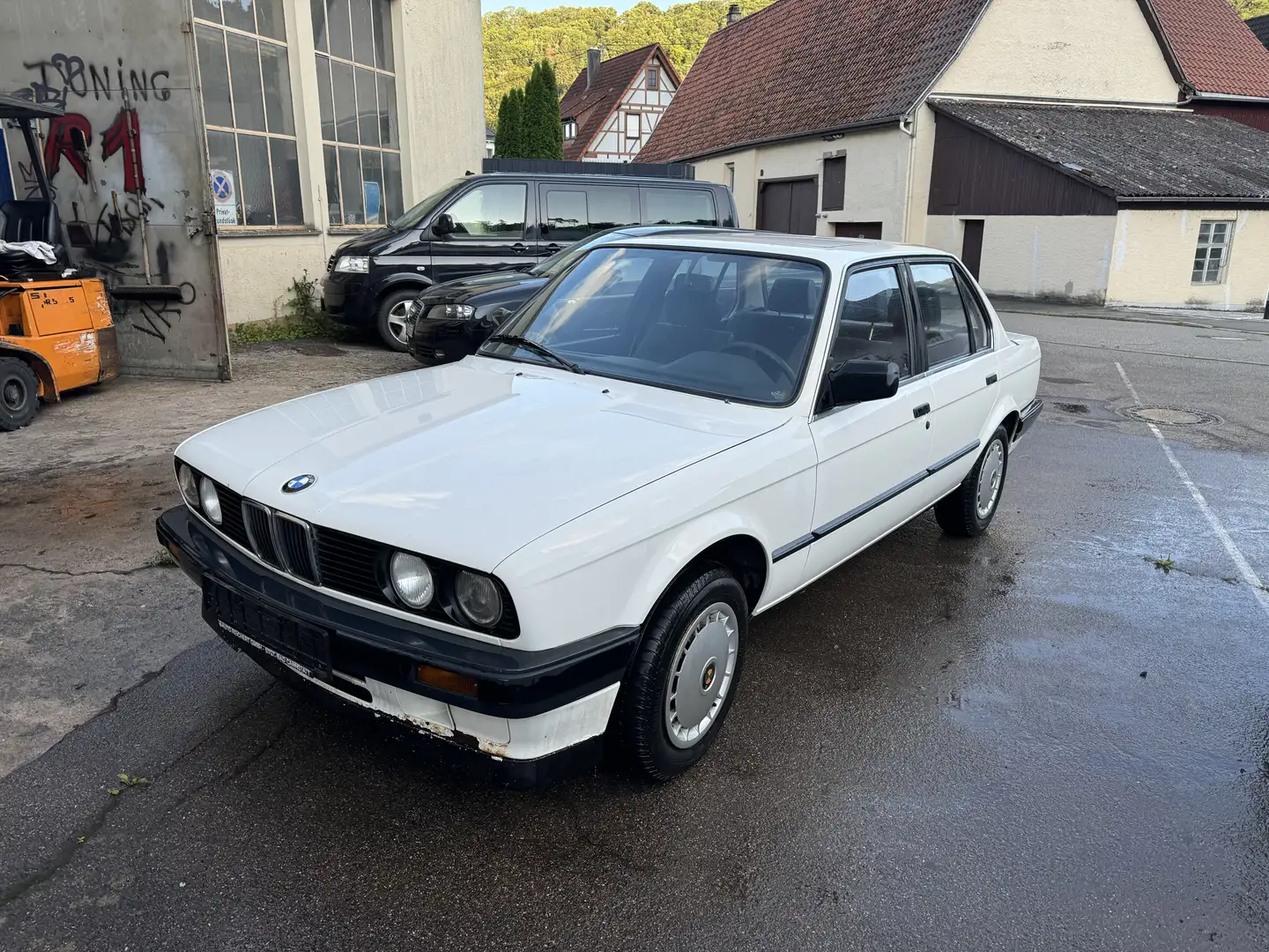 BMW 324 d - 1