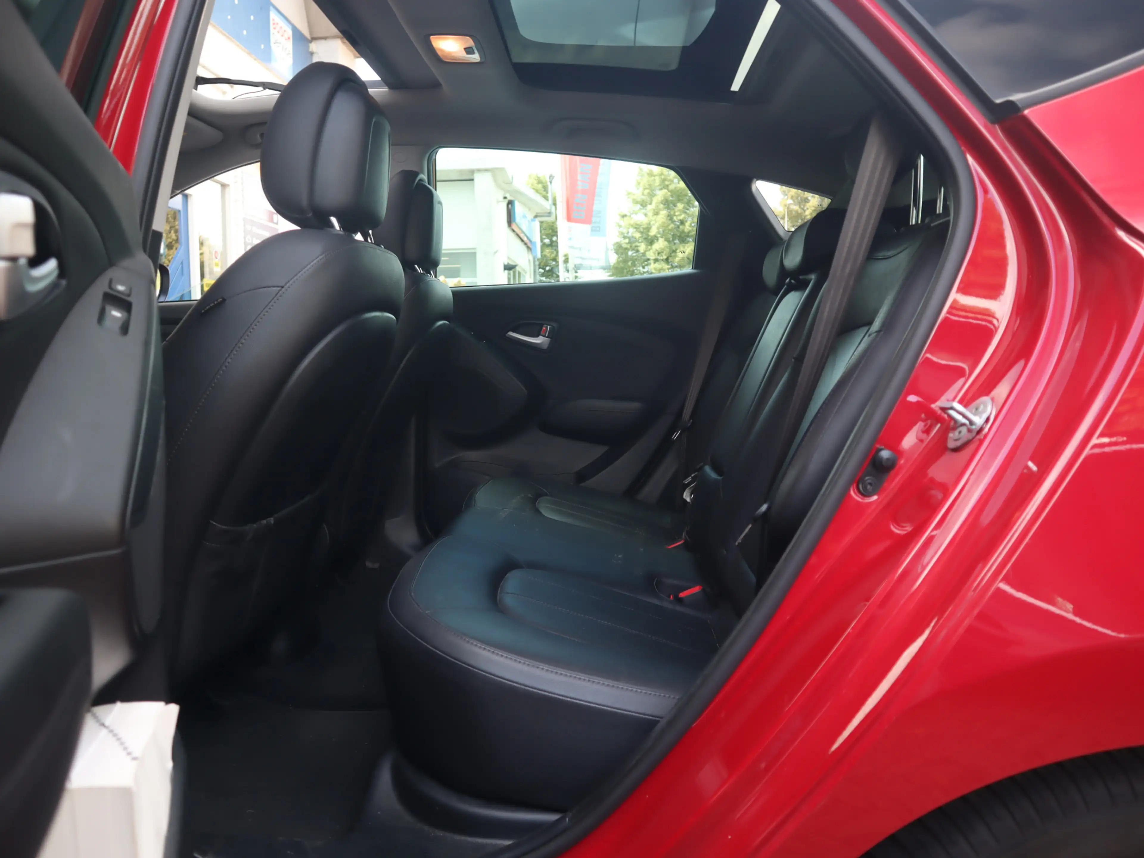 Hyundai iX35 2.0i i-Catcher / Leder / Trekhaak / Pano / Stoelve — photo 8
