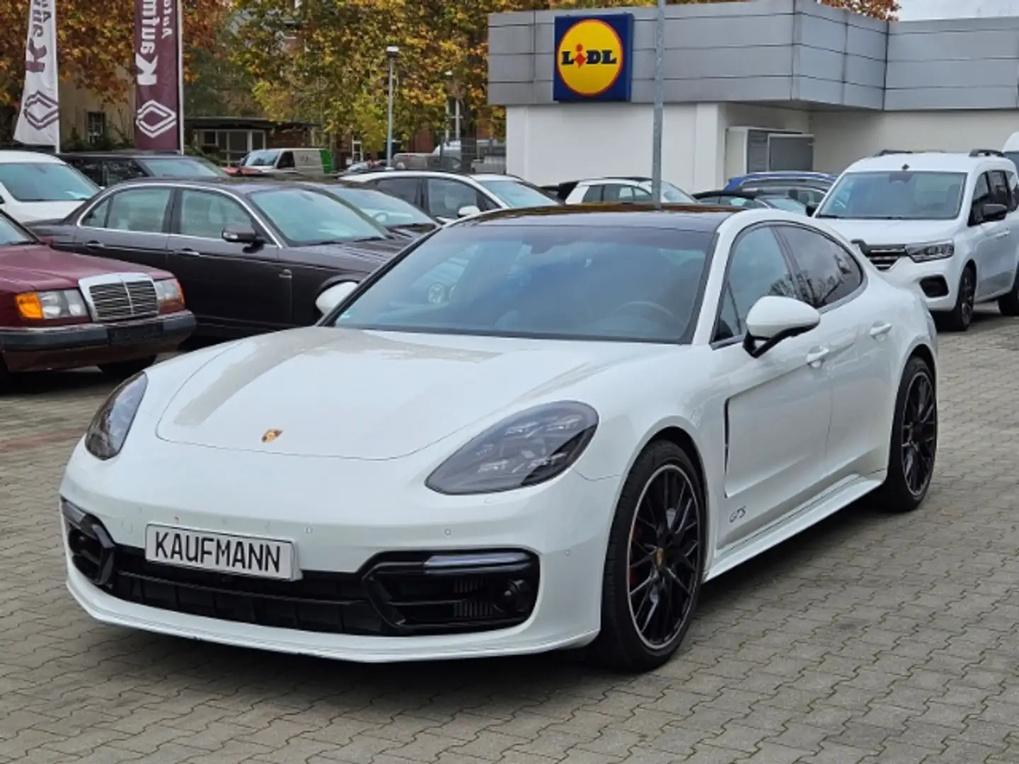 Porsche Panamera GTS Luftfederung AD Niveau El. Panodach Navi Leder Weiß - 1