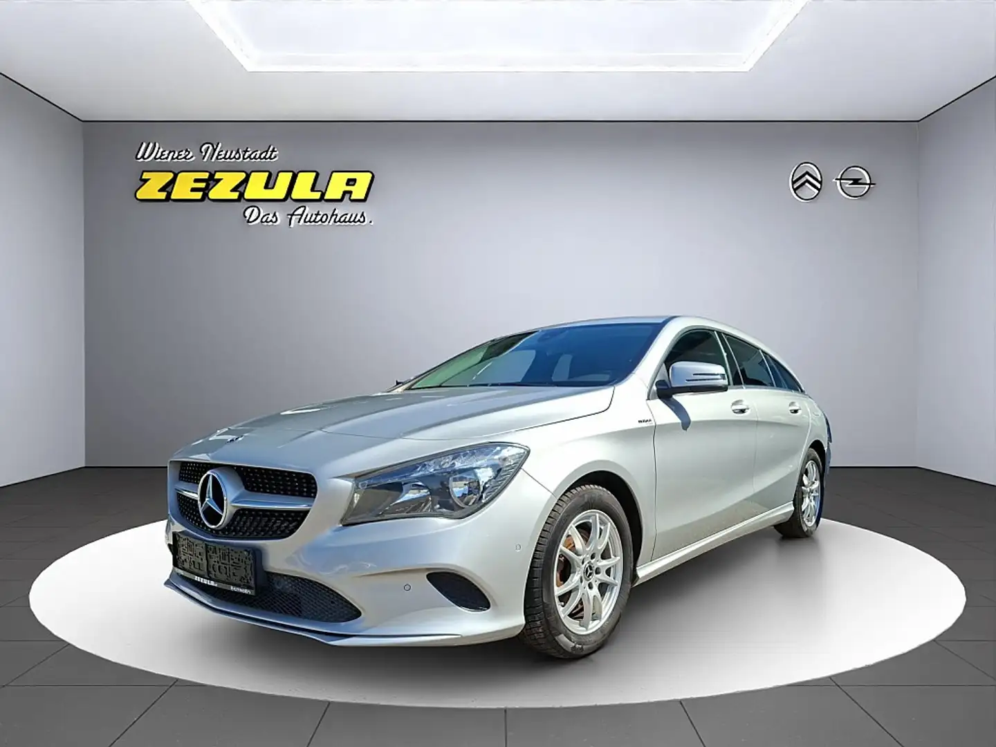 Mercedes-Benz CLA 180 d Shooting Brake Aut. Silver - 1