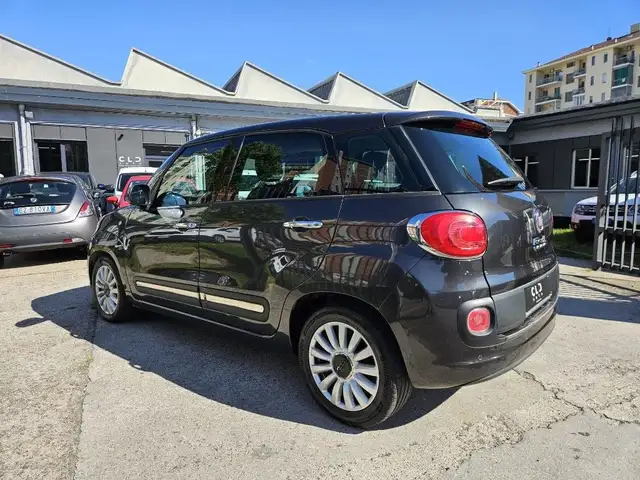 Fiat 500l view 5