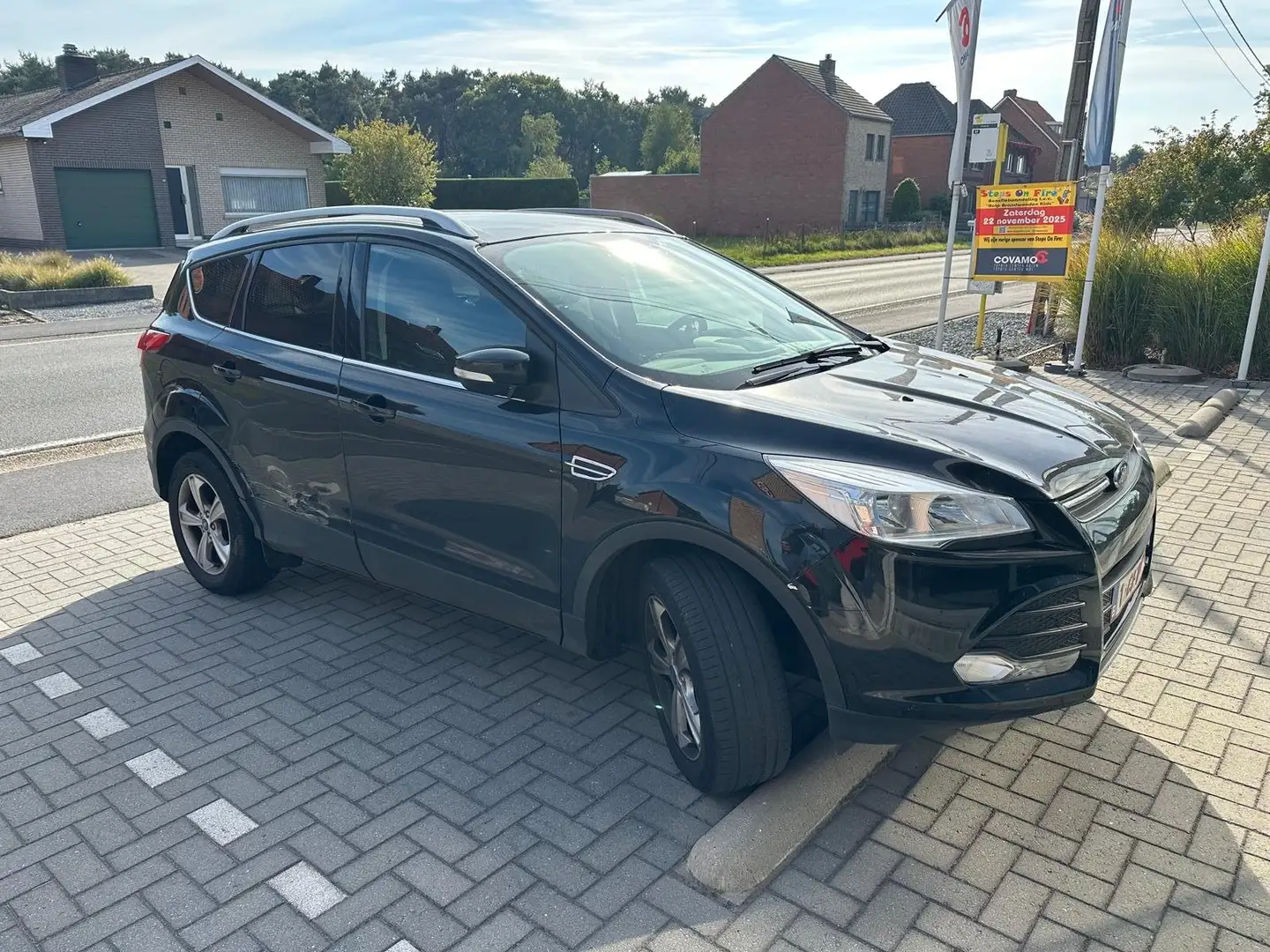 Ford Kuga Kuga 1.5 EcoBoost 2x4 Zwart - 1