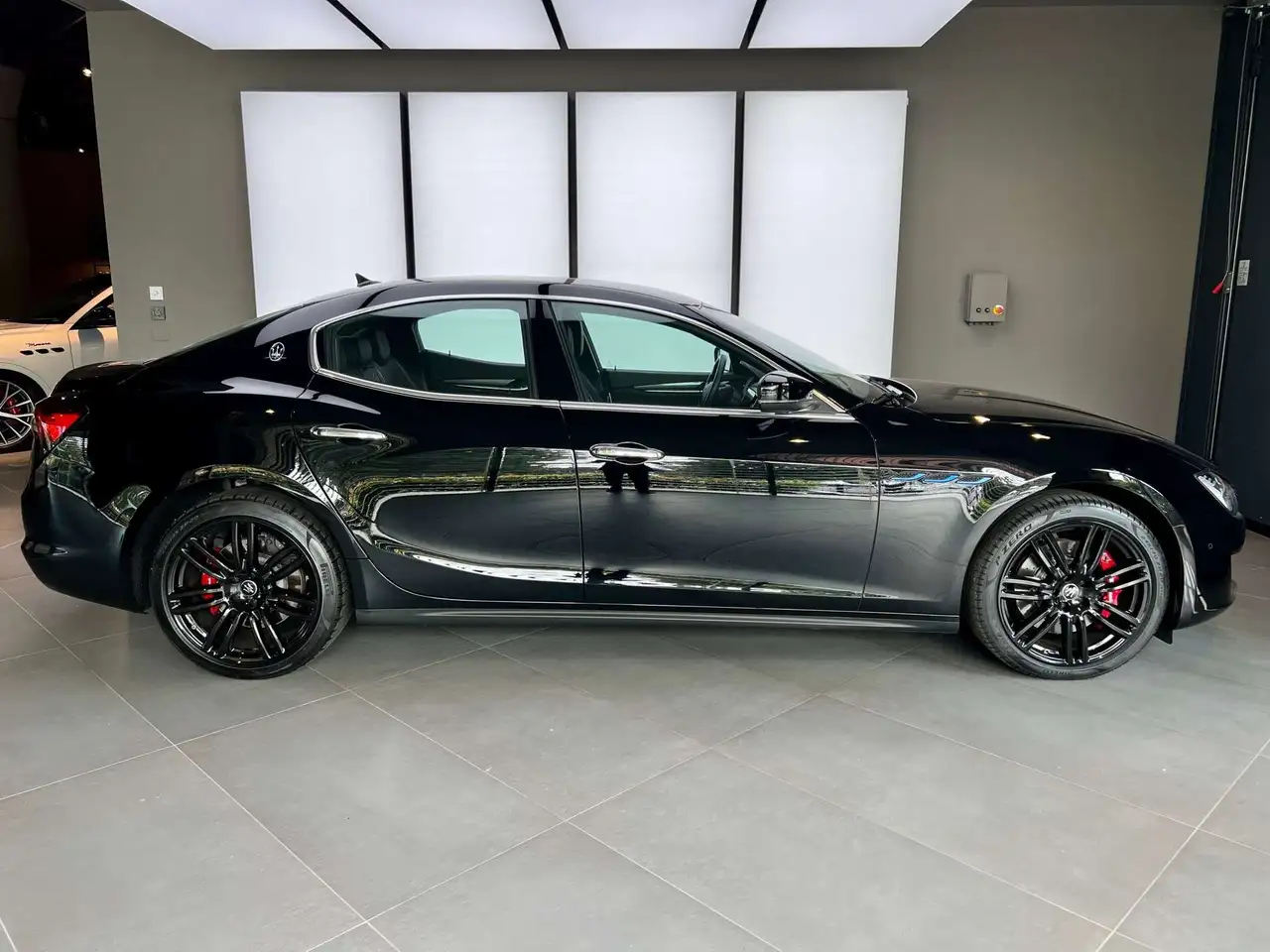 Maserati Ghibli 2021