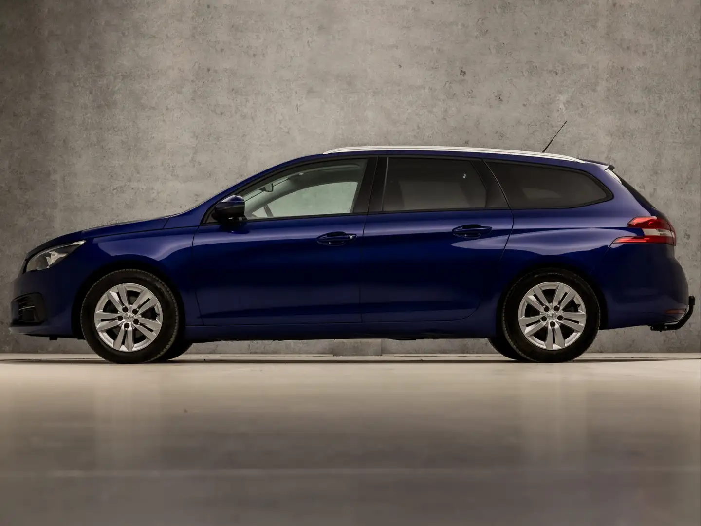 Peugeot 308 SW 1.2 PureTech Sport (PANORAMADAK, ADAPTIVE CRUIS Blauw - 2