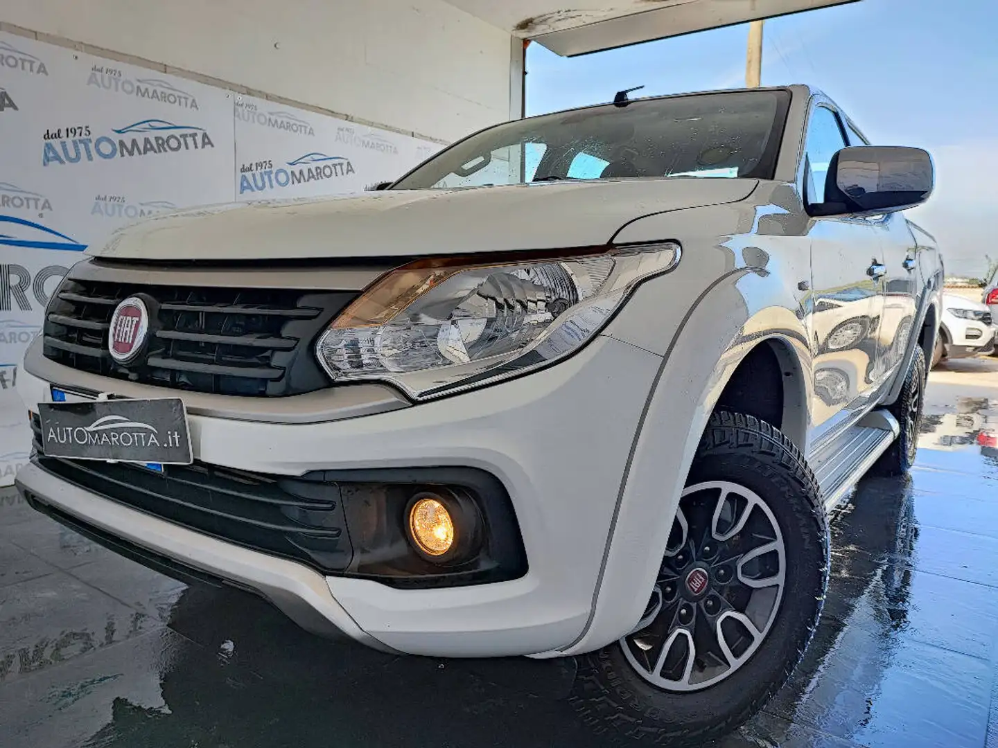 Fiat Fullback Fullback 2.4 doppia cabina LX 4wd s&s 180cv E6 CLIMA! RETRO! Blanco - 2