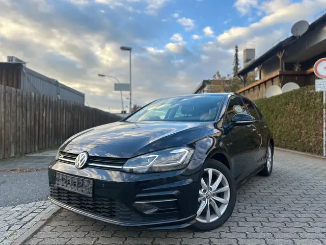 Volkswagen Golf Highline/ R-Line Ext. *Navi*ACC*Cam*LED*Massage*