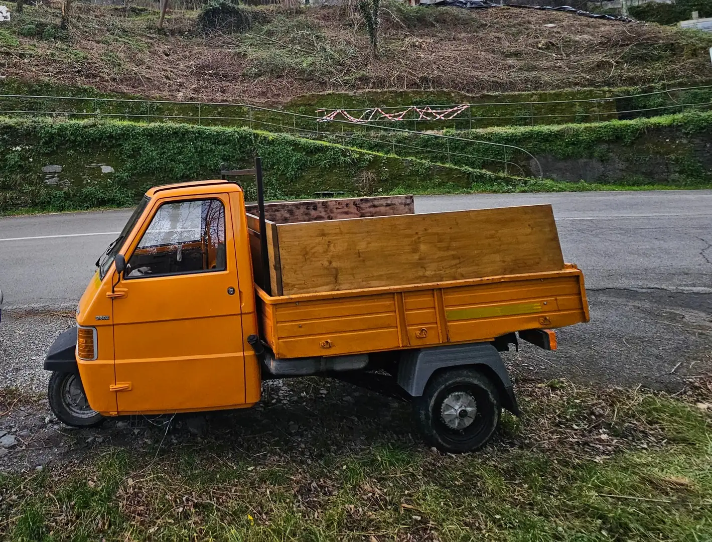 Piaggio Ape cassone ribaltabile Оранжевый - 1
