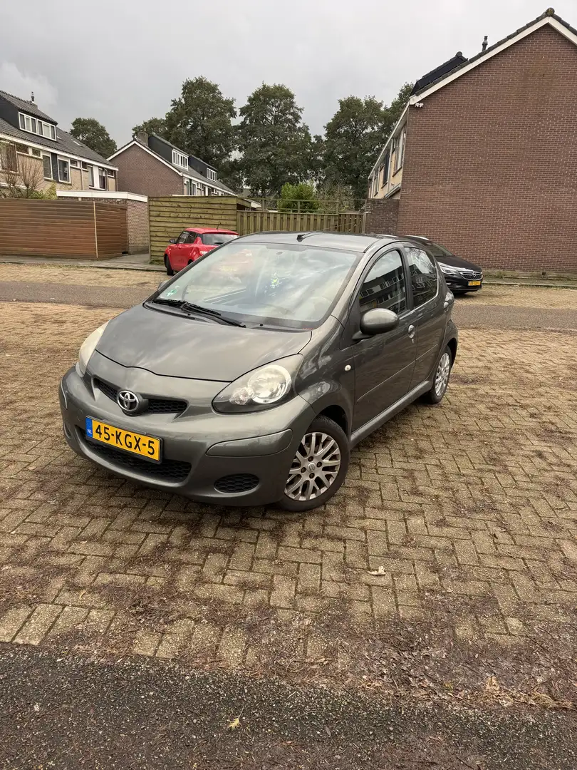 Toyota Aygo 1.0-12V Aspir. Green Зелений - 1