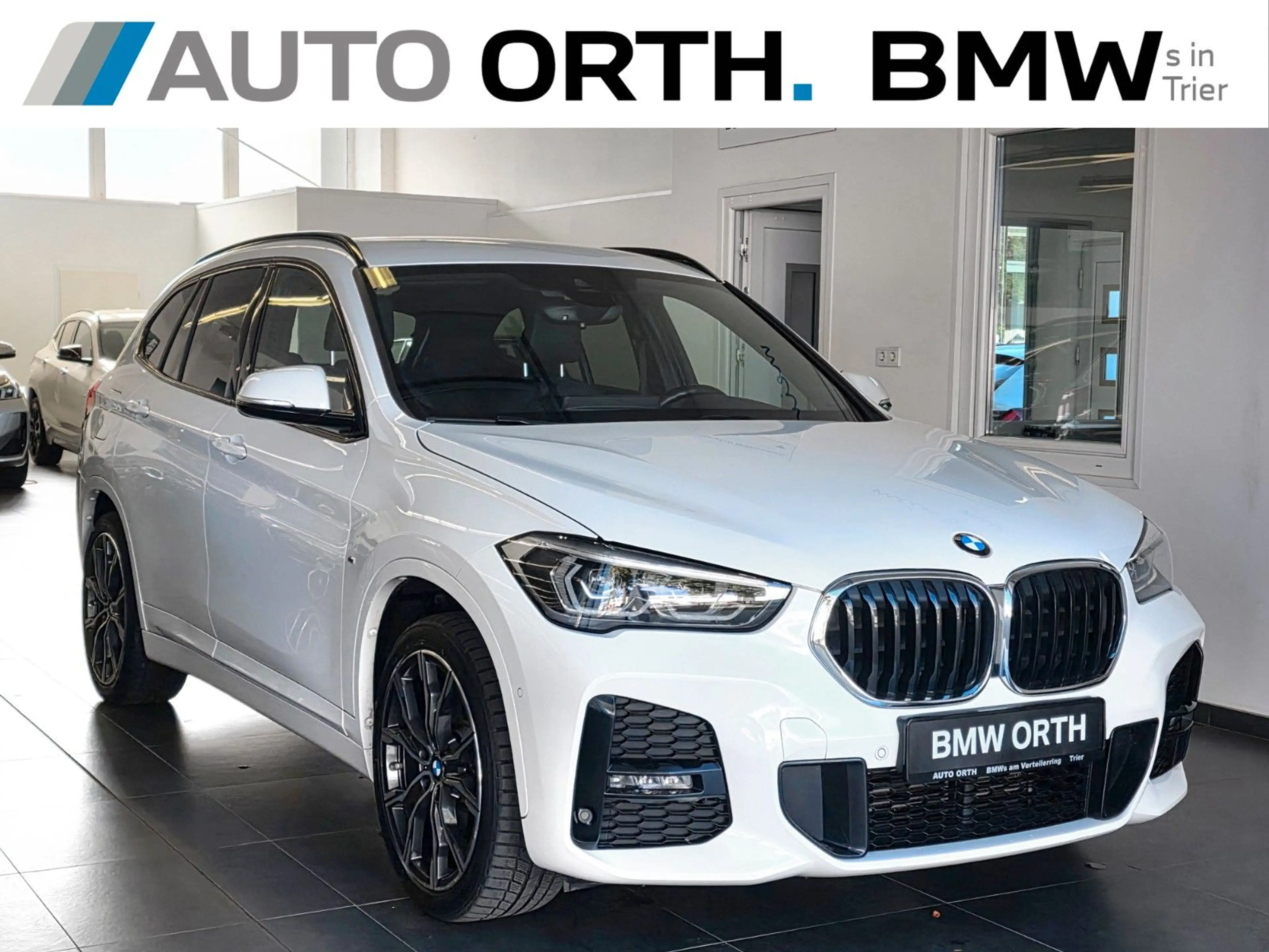 BMW X1 xDrive20i M-SPORT AUT. NAVI+ HUD RFK LED HIFI