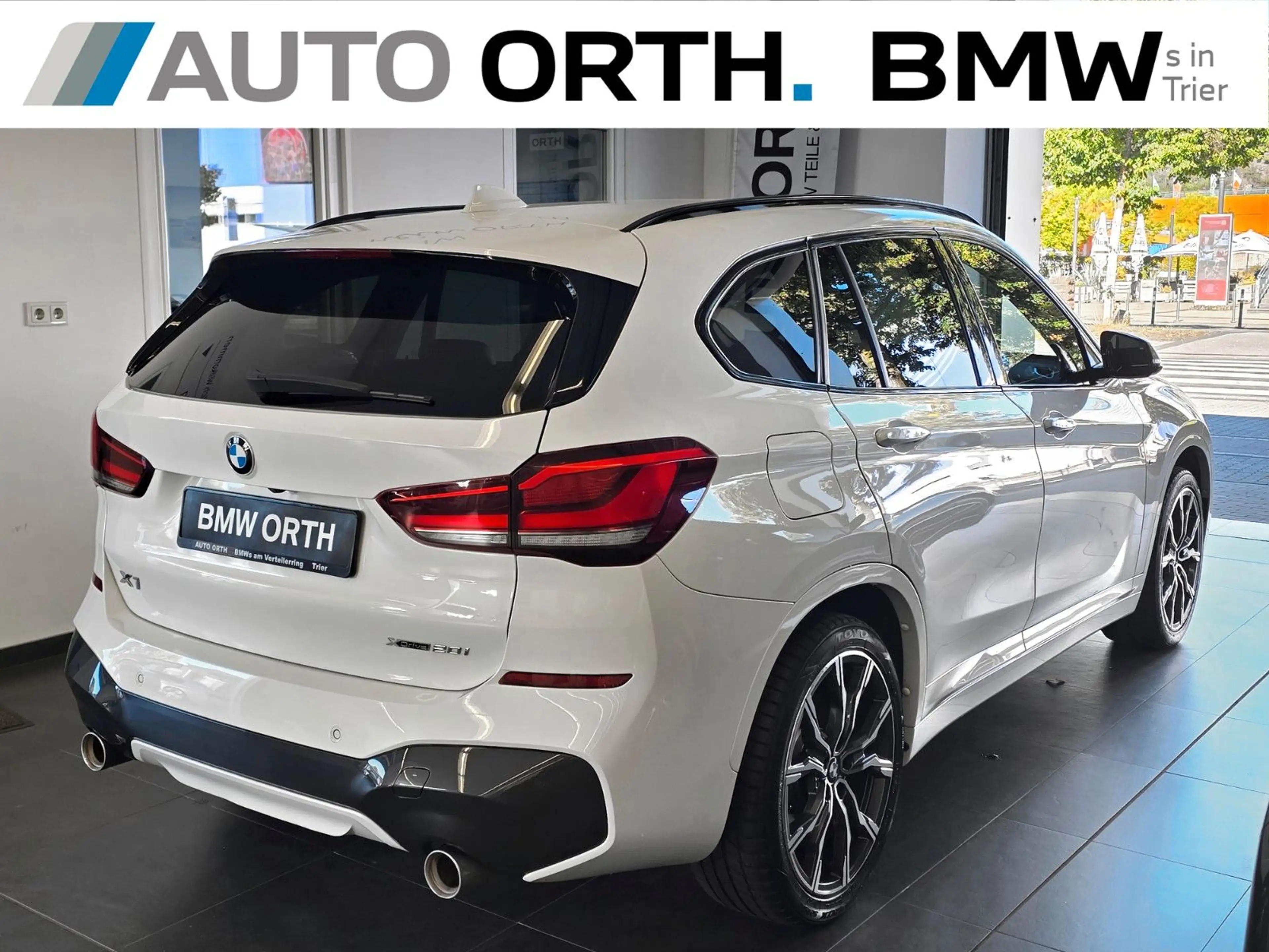 BMW X1 xDrive20i M-SPORT AUT. NAVI+ HUD RFK LED HIFI — photo 2