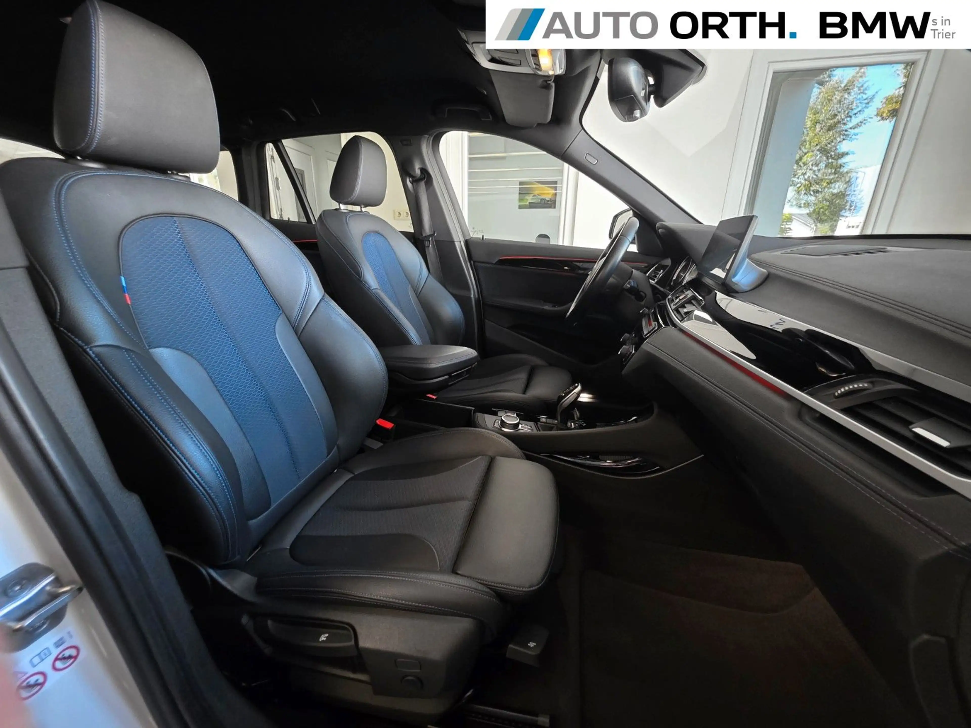 BMW X1 xDrive20i M-SPORT AUT. NAVI+ HUD RFK LED HIFI — photo 4