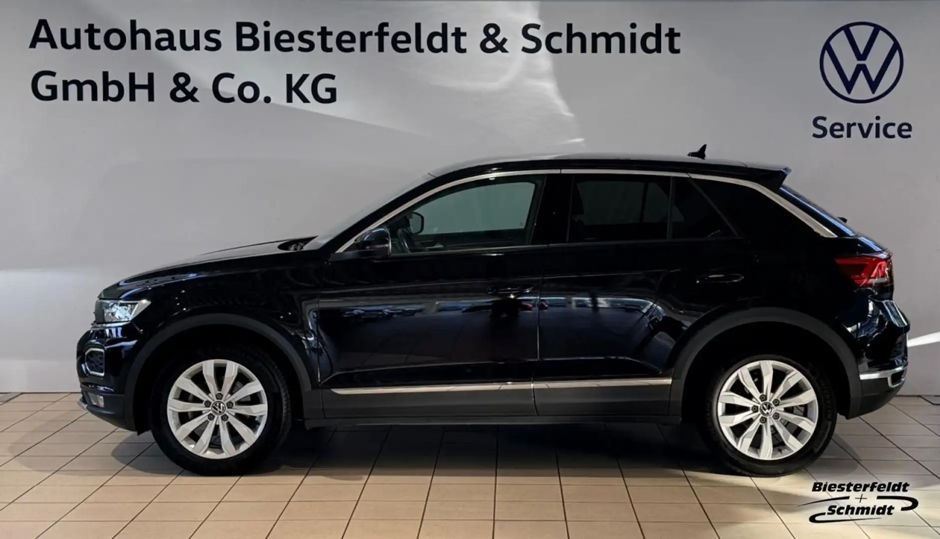 Volkswagen T-Roc Sport 1.5 TSI DSG AHK RFK LED SHZ ACC Navi Klima Zwart - 1