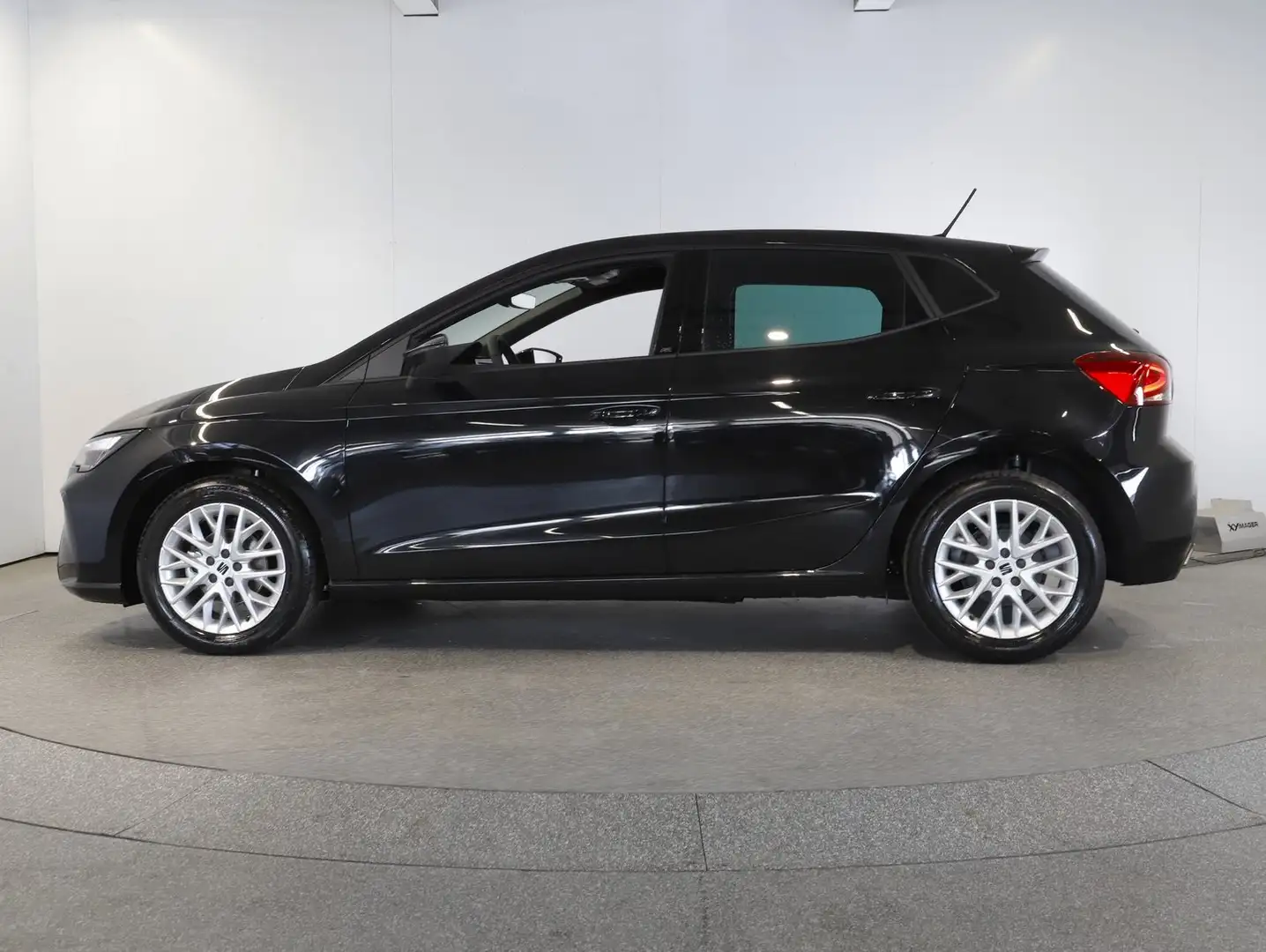 SEAT Ibiza FR Edition 1.0 TSI 95PS Schwarz - 2