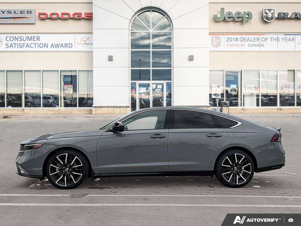 2025 Honda Accord Touring — снимка 1