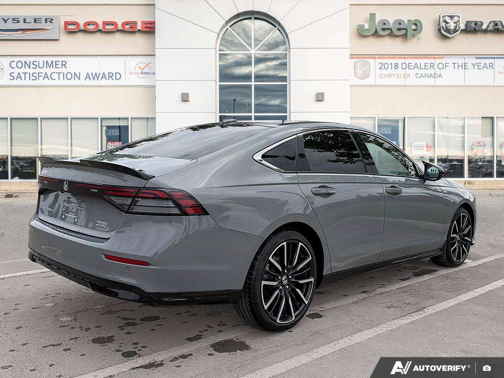 2025 Honda Accord Touring — снимка 1