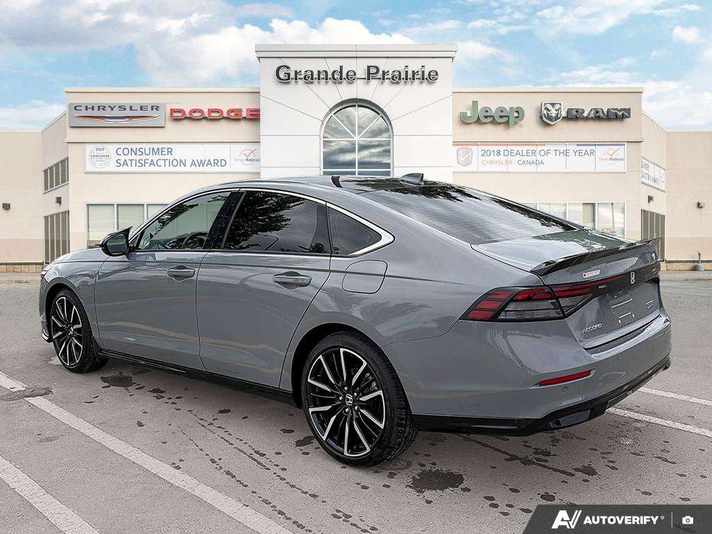 2025 Honda Accord Touring — снимка 1