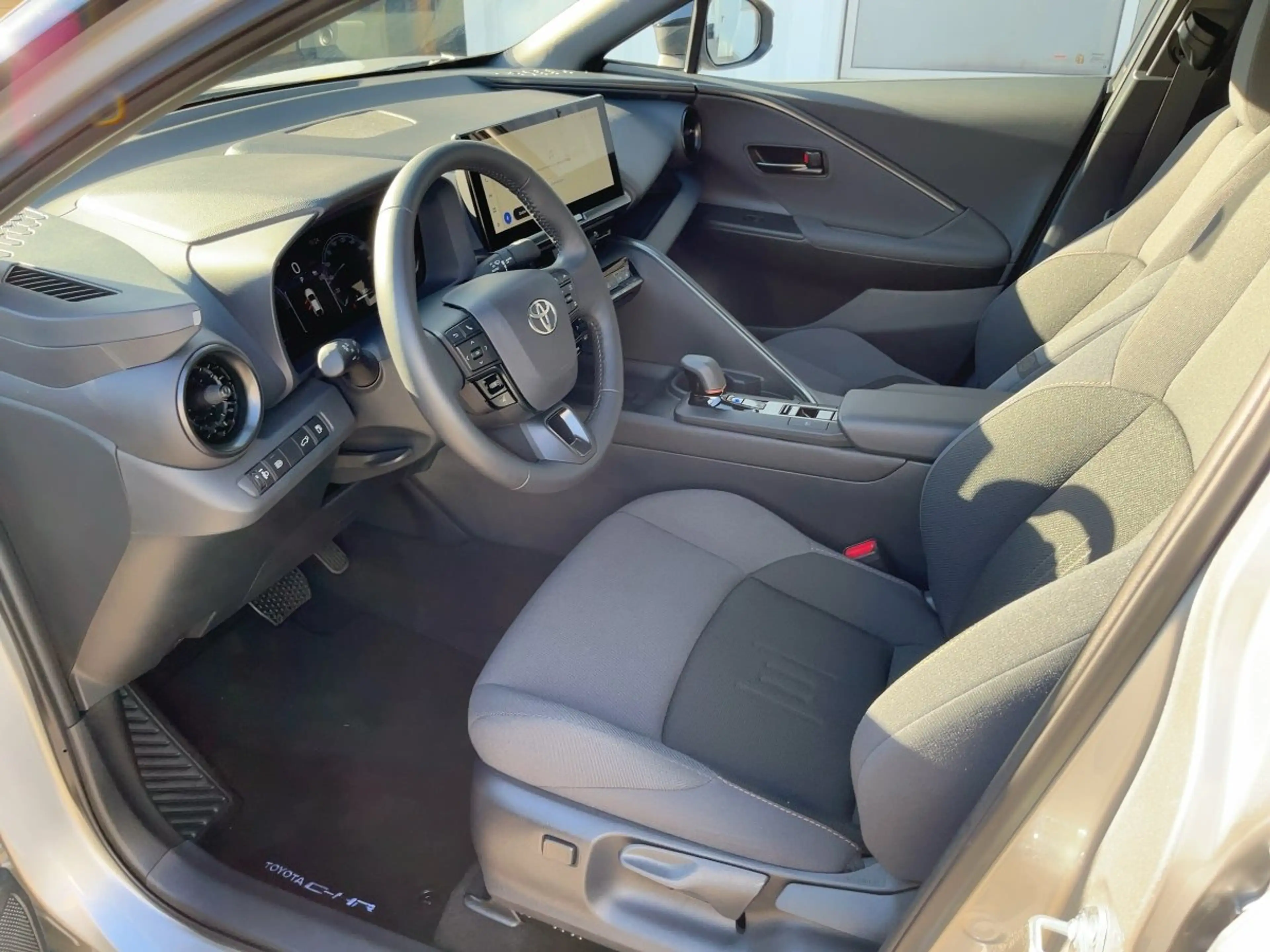 Toyota C-HR 2.0 Hybrid Team Deutschland ACC+LED+Navi+SHZ — photo 10