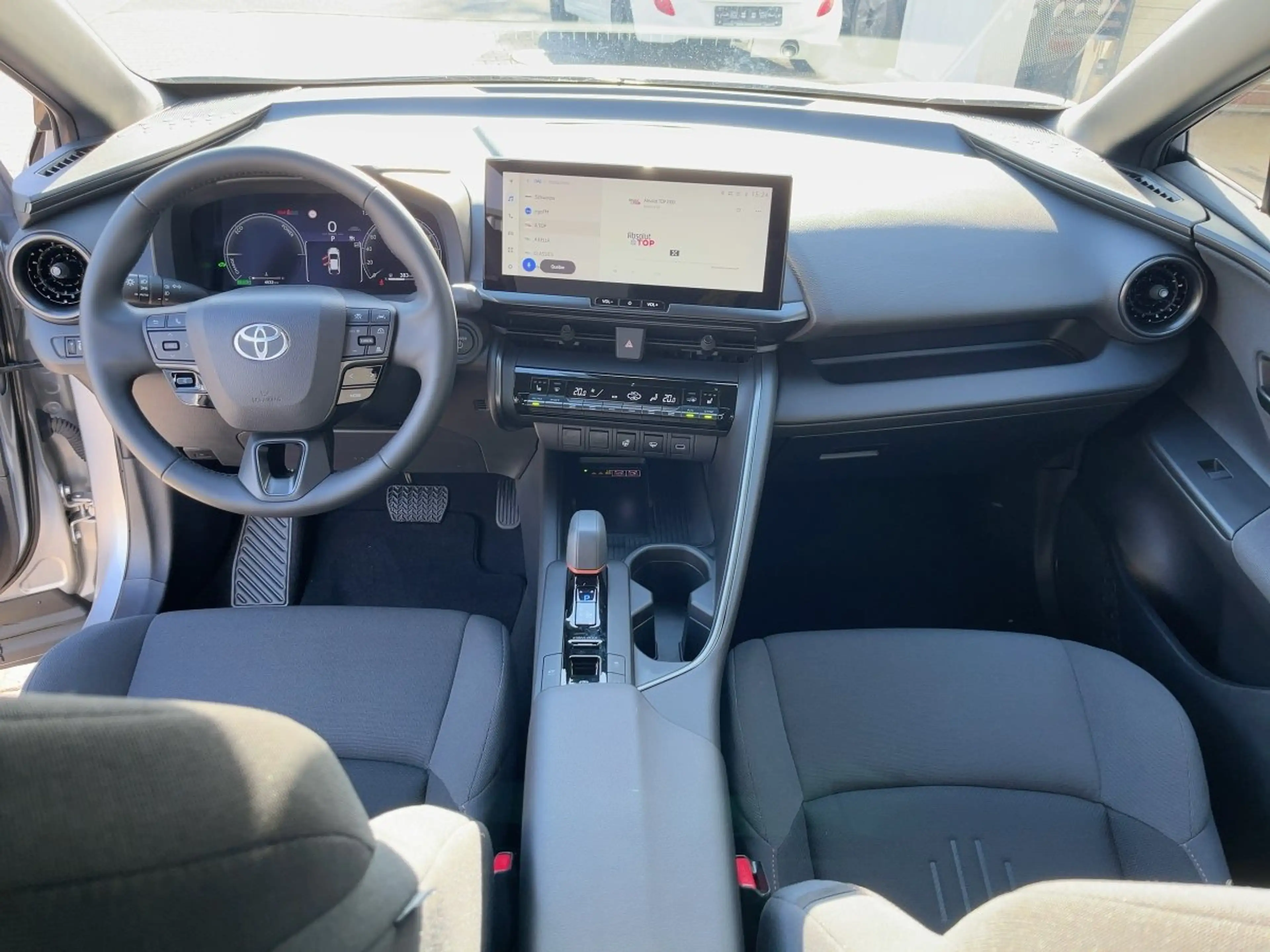 Toyota C-HR 2.0 Hybrid Team Deutschland ACC+LED+Navi+SHZ — photo 13