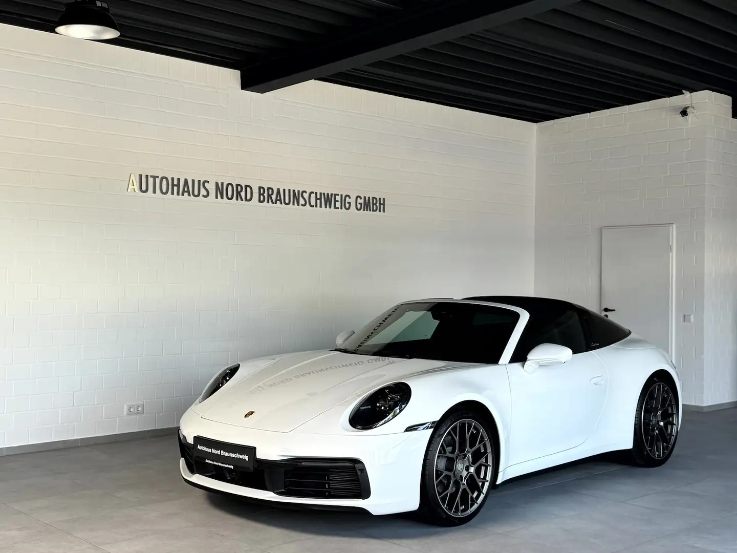 Porsche 992 Targa 4*Matrix*Chrono*Sportabgas*Bose*360* Weiß - 1