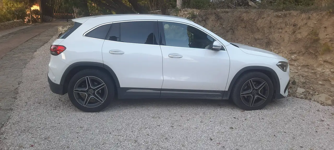 Mercedes-Benz GLA 200