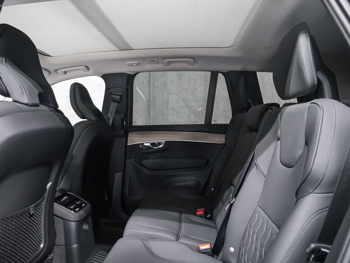 2026 Volvo XC90 Plus 7-Seater (Dark Theme) thumb 12