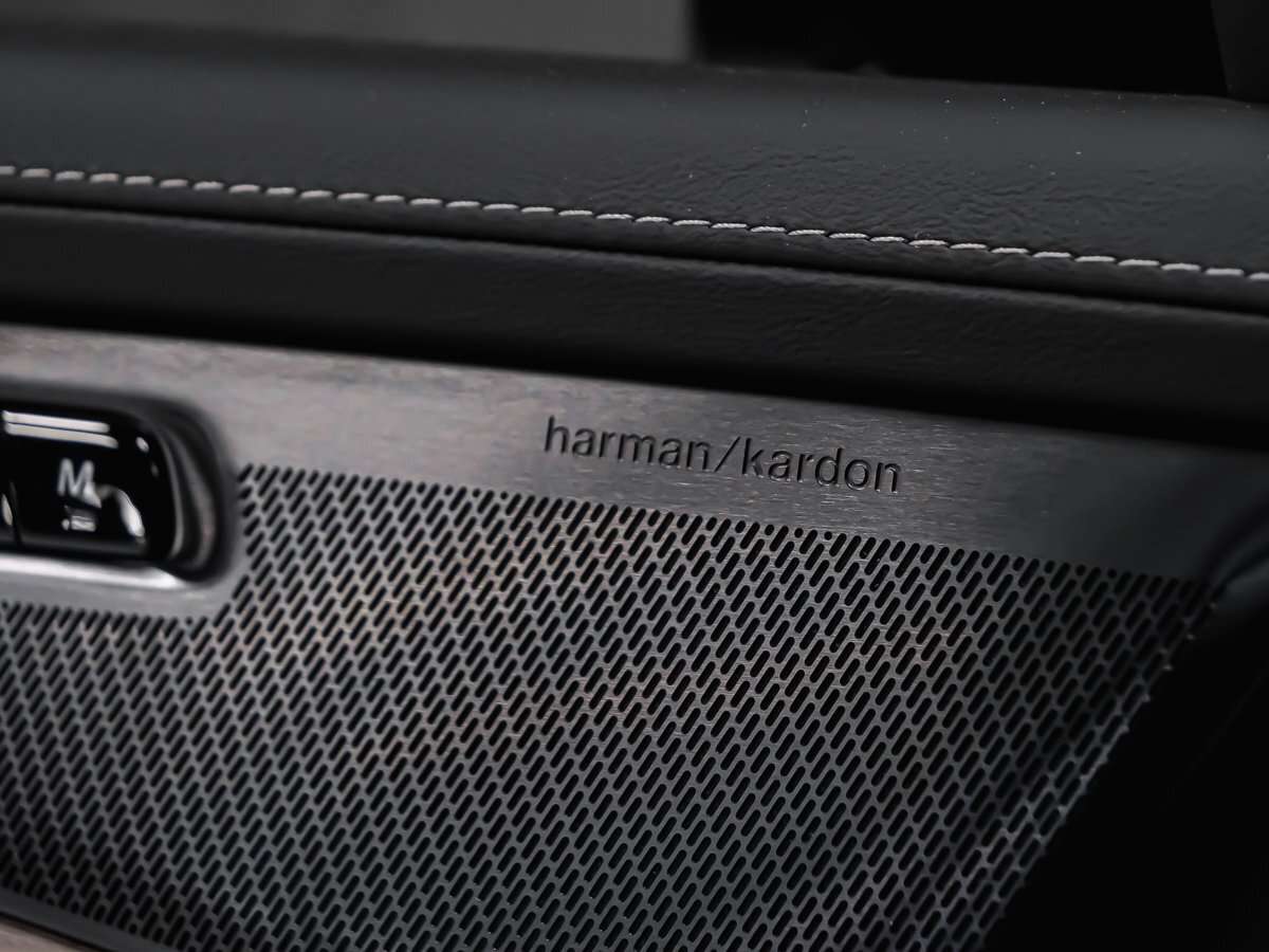 2026 Volvo XC90 Plus 7-Seater (Dark Theme) thumb 10