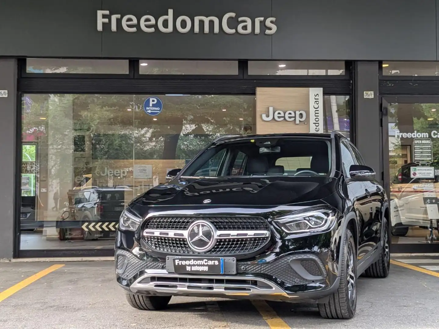 Mercedes-Benz GLA 180 d Automatic Sport Noir - 1