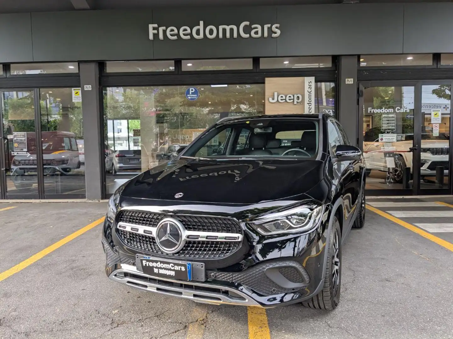 Mercedes-Benz GLA 180 d Automatic Sport Noir - 2