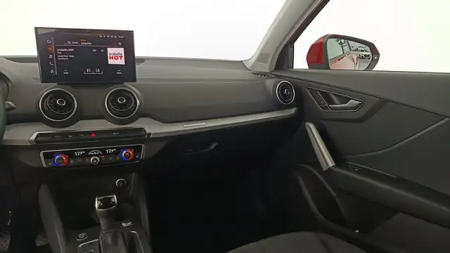 Audi Q2 view 13