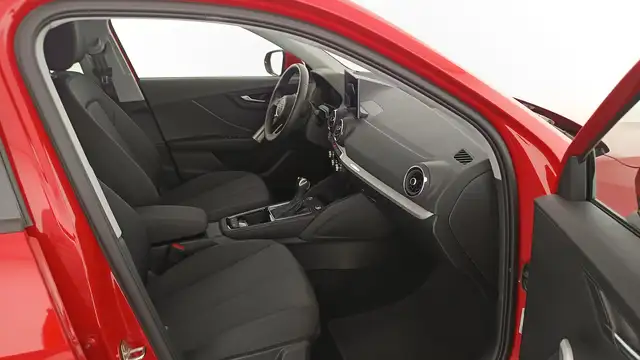 Audi Q2 view 10