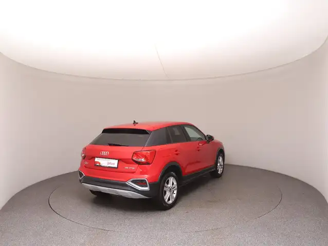 Audi Q2 view 4