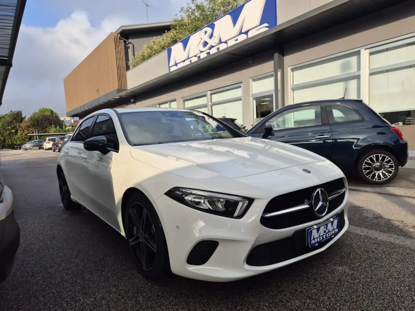 Mercedes-Benz A 180 d Automatic Sport #CERCHI AMG #PACK NIGHT Blanc - 1